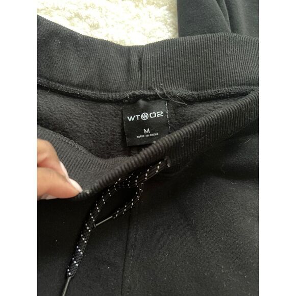 WT02 Black Fleece Lined Cuff Ankle Sweatpants size M - Picture 1 of 2